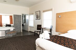 Sphinx Hotel Motel