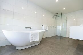 Murray Downs Resort