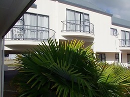 Sails Motor Inn