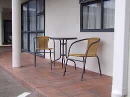 Sails Motor Inn