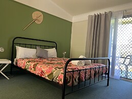 Colonial Village Resort