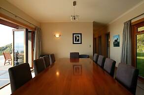 Parautane Lodge