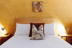 Prairie Hotel