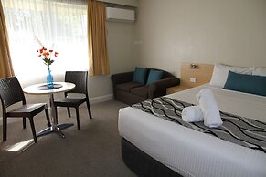 Country Gardens Motel