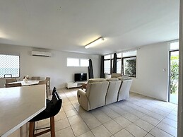 Tropicana Motel