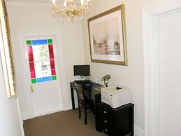 Ponsonby Manor