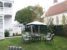 Ponsonby Manor