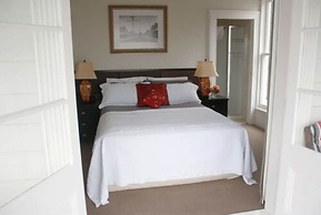 Ponsonby Manor