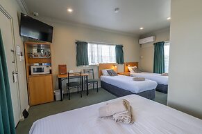 Halfway Motel, Eden