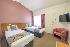 Halfway Motel, Eden