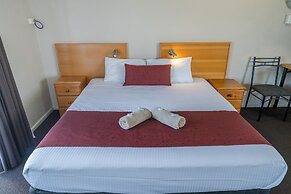 Halfway Motel, Eden