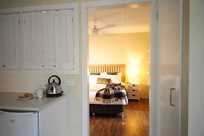 Gisborne Peak Winery Cottages