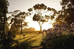 Gisborne Peak Winery Cottages
