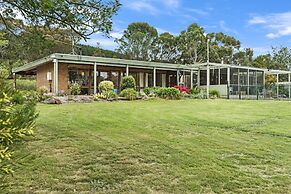 Gisborne Peak Winery Cottages