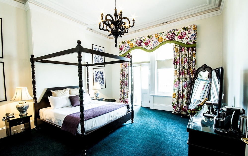 Largs Pier Hotel Motel