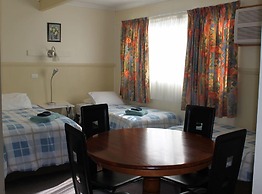 Kaniva Midway Motel
