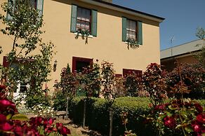 Blakes Manor Self Contained Heritage Accommodation