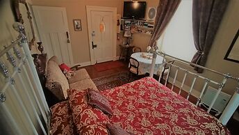 Blakes Manor Self Contained Heritage Accommodation