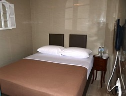 Aura Hotel