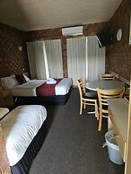 Courtyard Motor Inn