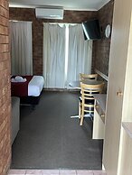 Courtyard Motor Inn