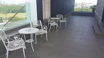 Marvelux Hotel