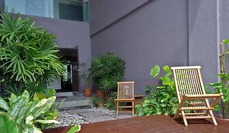 Marvelux Hotel