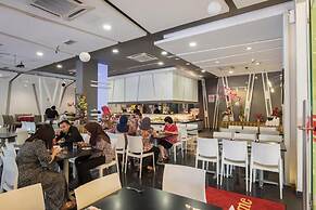 Marvelux Hotel