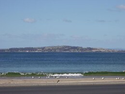 The Esplanade Kingston Beach - Beachfront