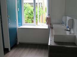 The White Elephant Accommodation - Hostel