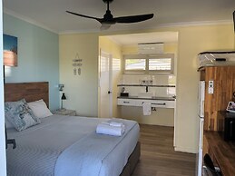 Moore Park Beach Motel