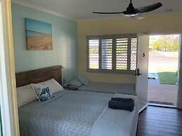 Moore Park Beach Motel