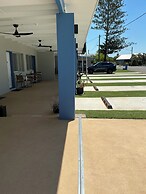 Moore Park Beach Motel