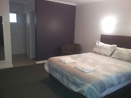Christies Beach Hotel