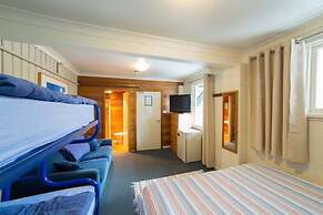 Aneeki Ski Lodge