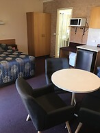 Cedar Lodge Motel