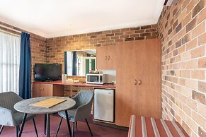Cedar Lodge Motel