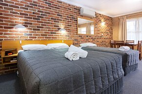 Cedar Lodge Motel