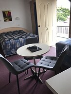 Cedar Lodge Motel