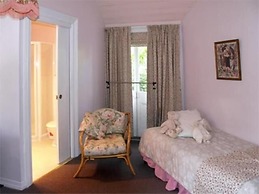 Old Colony Inn
