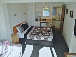 Cambrian Lodge Motel