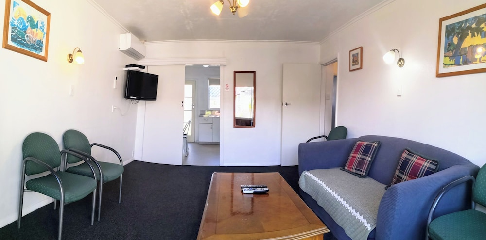 Cambrian Lodge Motel