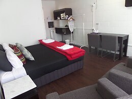Motel Oasis