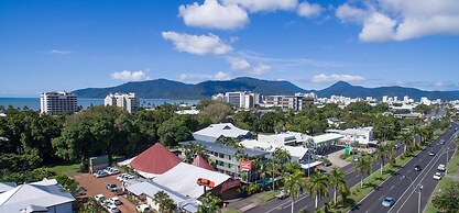Cairns Holiday Lodge