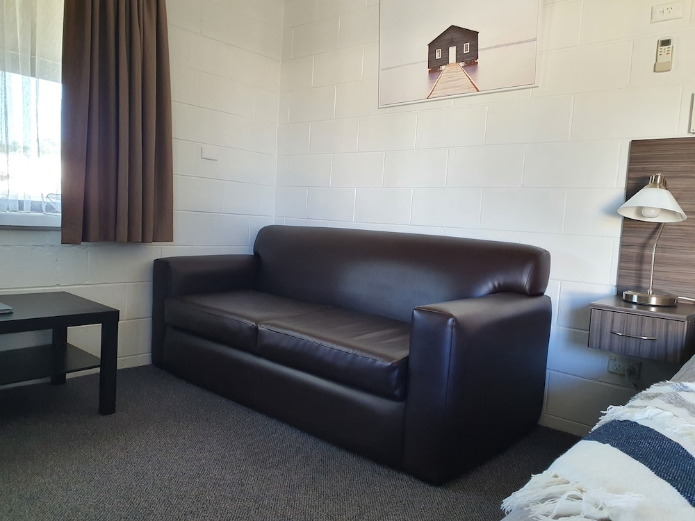 Motel River Bend