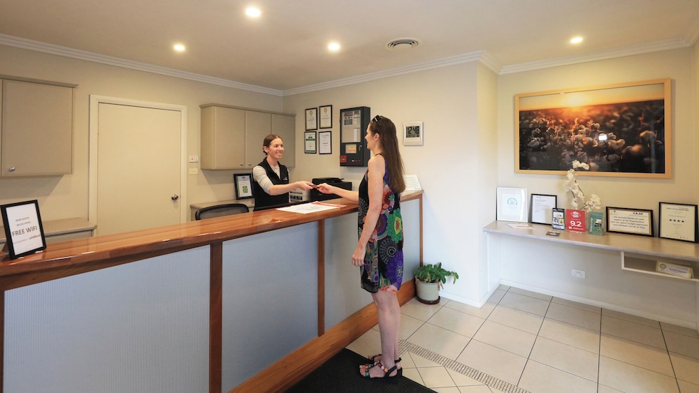 Saltbush Motor Inn