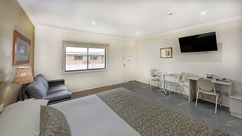 Saltbush Motor Inn