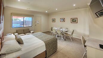 Saltbush Motor Inn