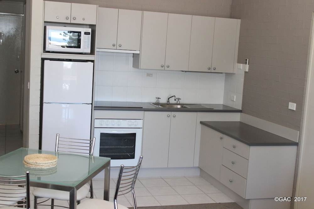 Mollymook Cove Apartments