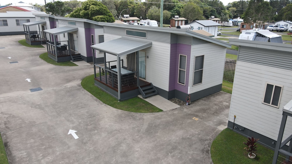 The Bowlo Holiday Cabins